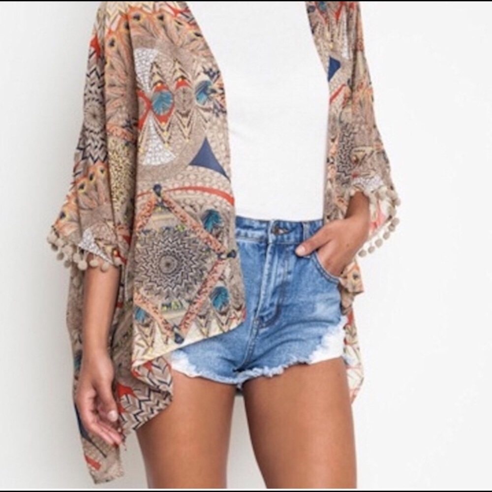 UMGEE kimono with Pom Pom sleeves